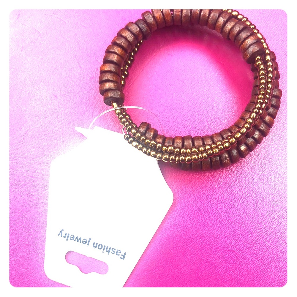 WOOD BEADED BRACELET WITH GOLD ACCENTS BEADS